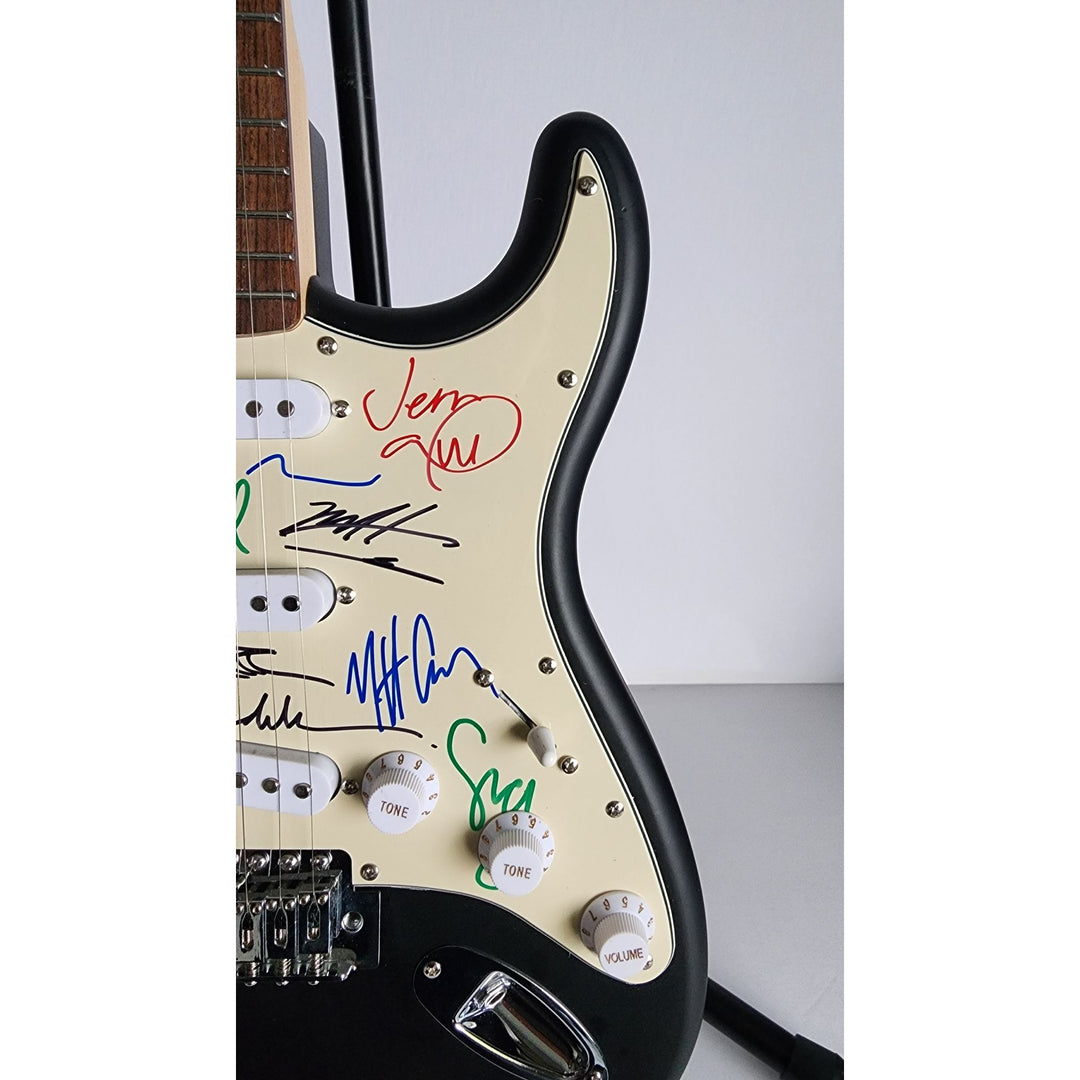 Eddie Vedder, Stone Gossard, Matt McCready, Matt Cameron, Jeff Amen, Pearl Jam, Fender Stratocaster Squier electric guitar signed with proof