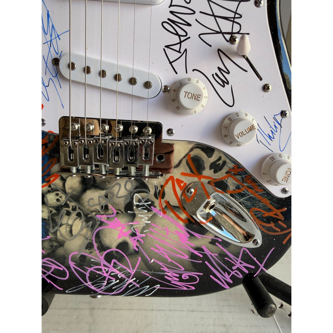 Heavy Metals Greatest bands Metallica Iron Maiden judas priest Black Sabbath Pantera electric guitar signed with proof.