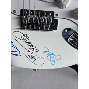 Pearl Jam Eddie Vedder, Jeff Ament, Stone Gossard, Matt Cameron and Mike McCready 40'' electric guitar signed