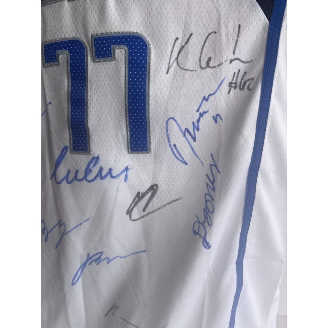 Dallas Mavericks Lua Doncic Kyrie Irving 2023- 2024 team signed jersey  with proof