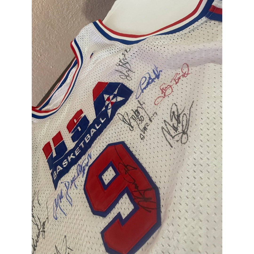 1992 USA Basketball the Dream Team signed jersey Michael Jordan, Scottie Pippen, Karl Malone, Chuck Daly, Magic Johnson signed  with proof
