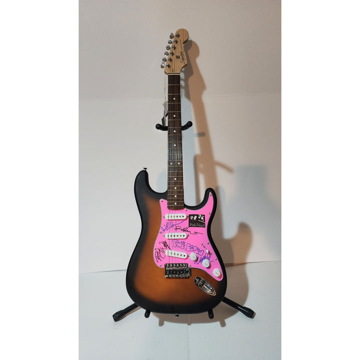 Pink Floyd David Gilmour, Roger Waters Richard Wright Nick Mason,Fender Stratocaster authentic electric guitar signed with proof