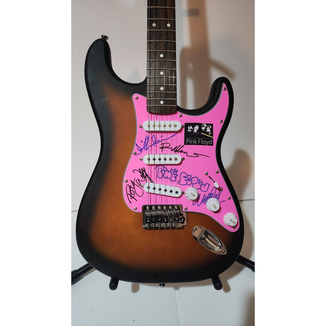 Pink Floyd David Gilmour, Roger Waters Richard Wright Nick Mason,Fender Stratocaster authentic electric guitar signed with proof