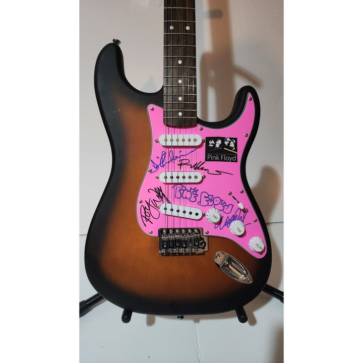 Pink Floyd David Gilmour, Roger Waters Richard Wright Nick Mason,Fender Stratocaster authentic electric guitar signed with proof