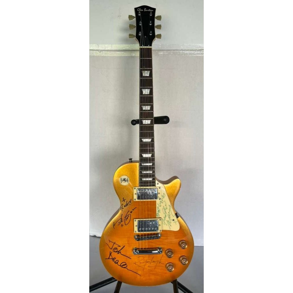 Queen Freddie Mercury, Brian May, Roger Taylor, John Deacon gold Les Paul electric guitar signed with proof