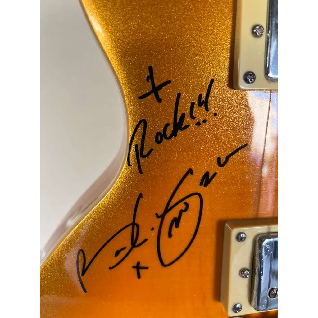 Queen Freddie Mercury, Brian May, Roger Taylor, John Deacon gold Les Paul electric guitar signed with proof