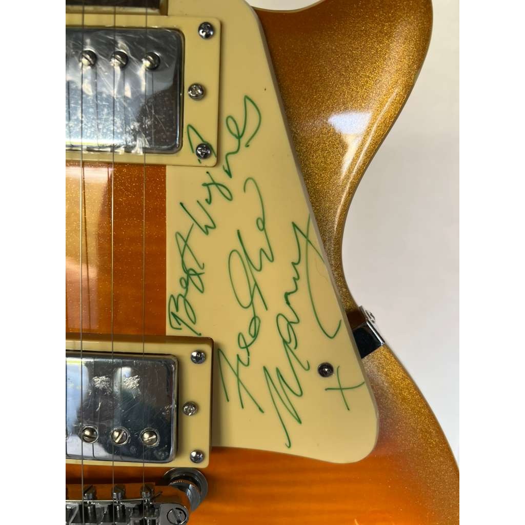 Queen Freddie Mercury, Brian May, Roger Taylor, John Deacon gold Les Paul electric guitar signed with proof