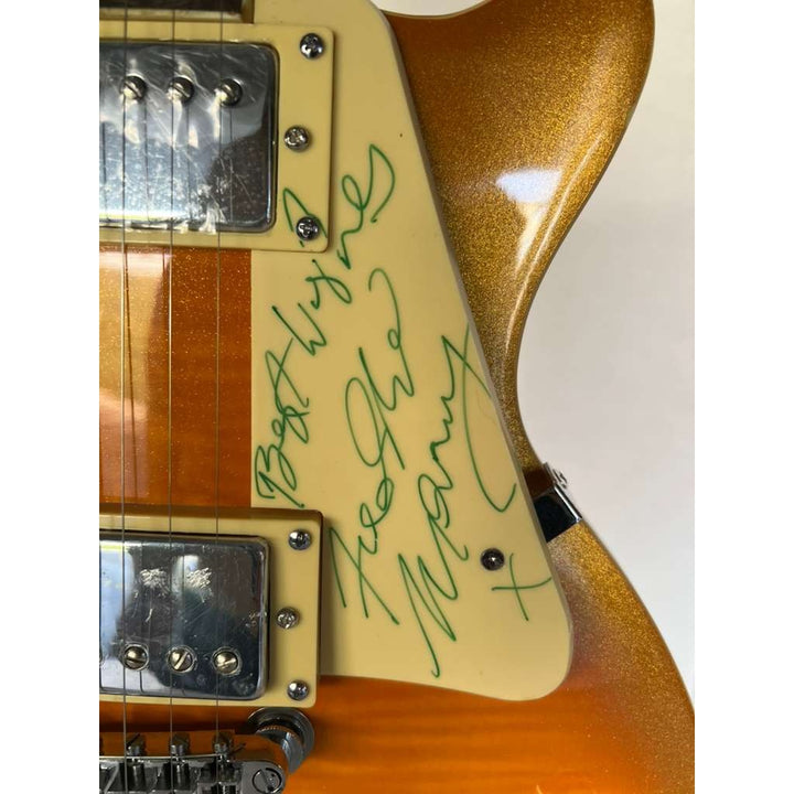 Queen Freddie Mercury, Brian May, Roger Taylor, John Deacon gold Les Paul electric guitar signed with proof