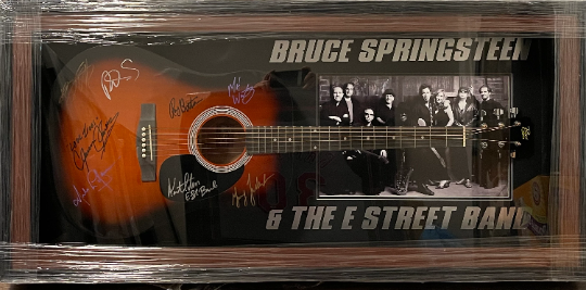 Jerry Garcia with sketch and The Grateful Dead Bob Weir, Mickey Hart, Phil Lesh, Bill Kreutzmann & Tom Constanten 1960's United Acoustic Parlor Acoustic Guitar signed with full provenance & CHAT GPT Authentication analysis - AA09260118 - image 12