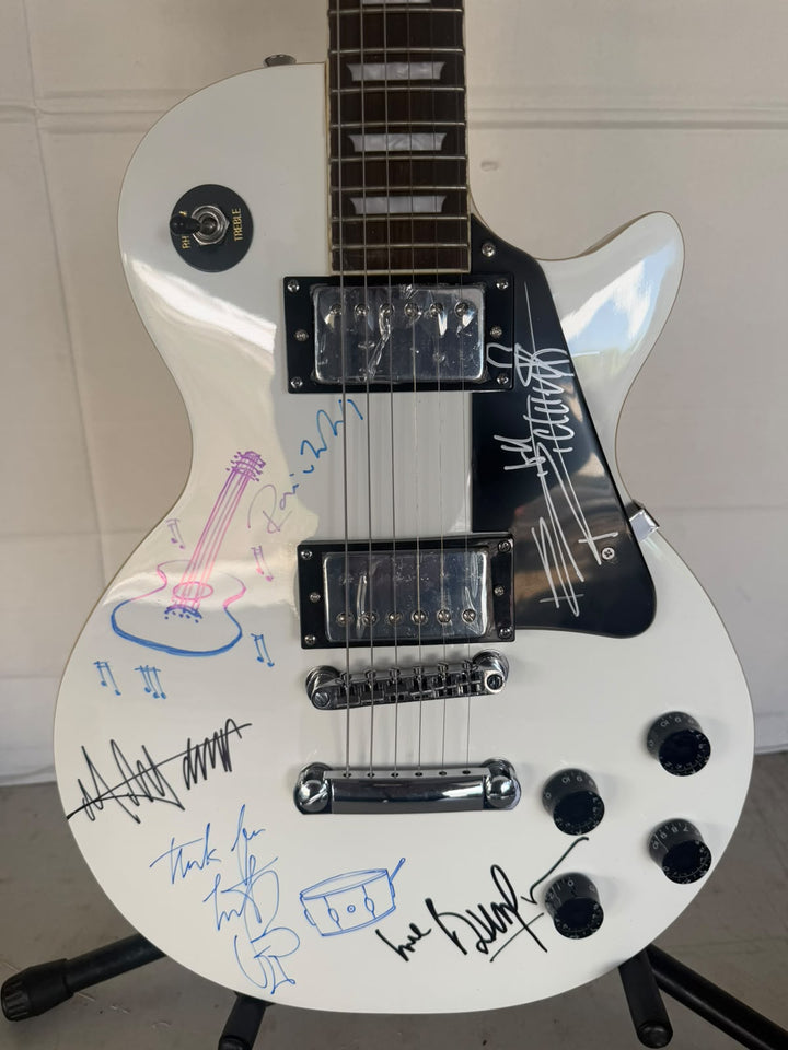 Rolling Stones Mick Jagger, Keith Richards, Bill Wyman, Charlie Watts & Ronnie Wood white vintage les paul signed with photo proof and full provenance & CHAT GPT Authentication analysis - AA09260257 - image 2