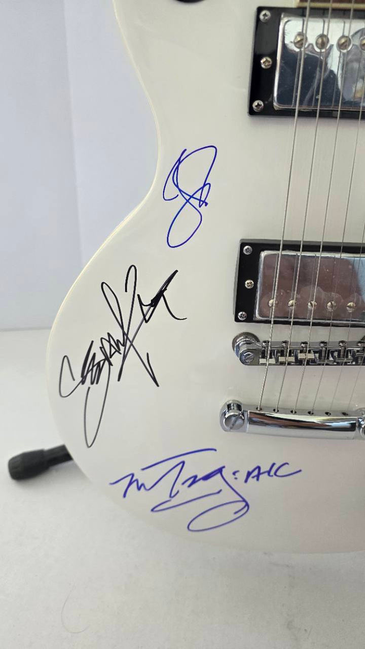 Alice in Chains Layne Staley, Jerry Cantrell, Sean Kinney and Mike Inez vintage white full size Glen Burton Les Paul-style electric guitar signed with proof and full provenance & CHAT GPT Authentication analysis - AA0926072 - image 2