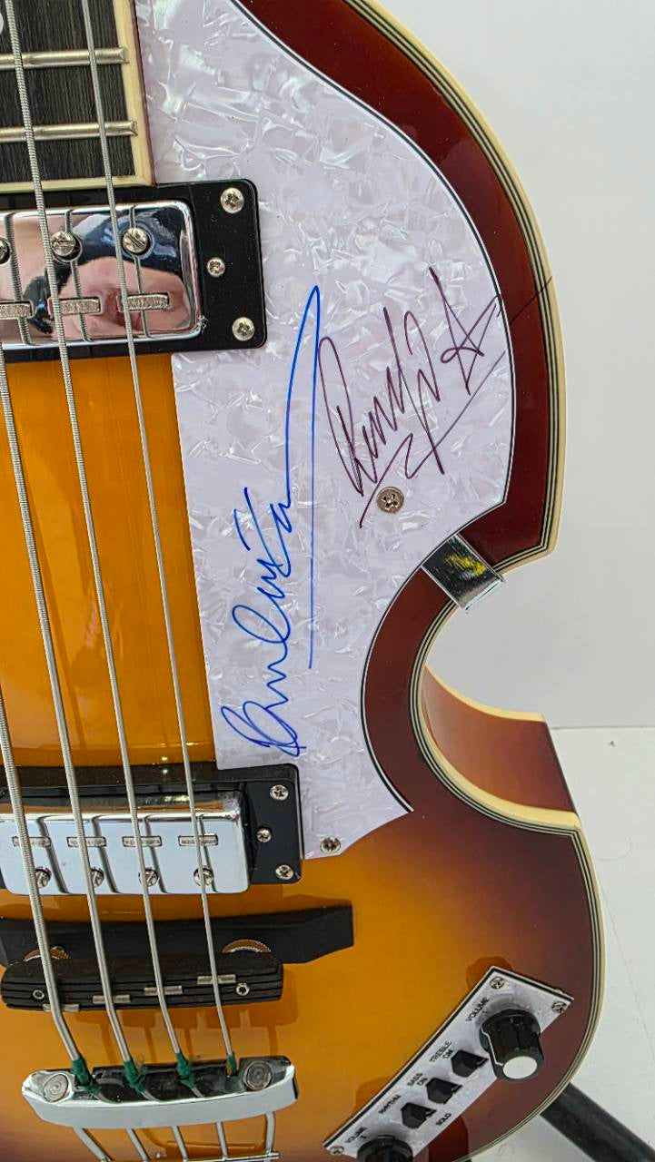 Paul McCartney and Ringo Starr vintage sunburst Hofner Bass guitar signed with proof and full provenance & CHAT GPT Authentication analysis - AA09260186 - image 2