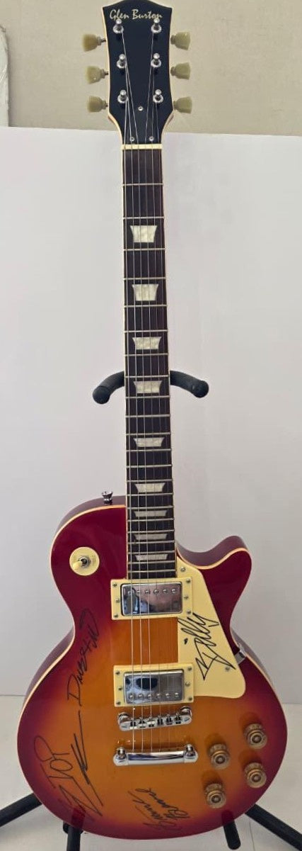 ZZ Top Billy Gibbons, Dusty Hill and Frank Beard vintage cherry les paul electric guitar signed with photo proof and full provenance & CHAT GPT Authentication analysis - AA0926062 - image 2