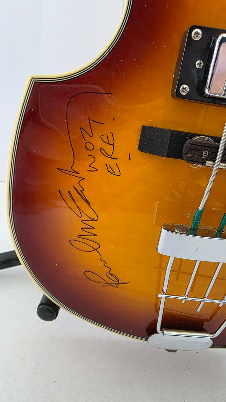 Paul McCartney & George Harrison Vintage Höfner-Style Sunburst Bass Guitar signed with proof and full provenance & CHAT GPT Authentication analysis - AA09260185 - image 2
