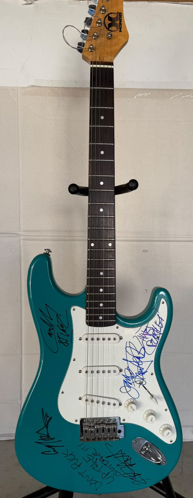 Metallica James Hetfield, Cliff Burton, Lars Ulrich, Kirtk Hammett 1980's Hondo Electric Guitar H-760 Sea Foam Green signed with full certification, AI verification analysis & photo proof - AA092607 - image 2