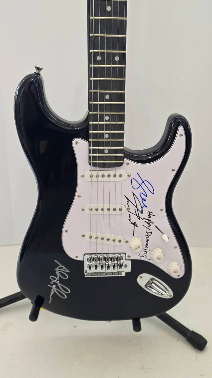 Rush Neil Peart, Geddy Lee and Alex Lifeson black Stratocaster full size electric guitar signed with proof and full provenance & CHAT GPT Authentication analysis - AA09260193 - image 2