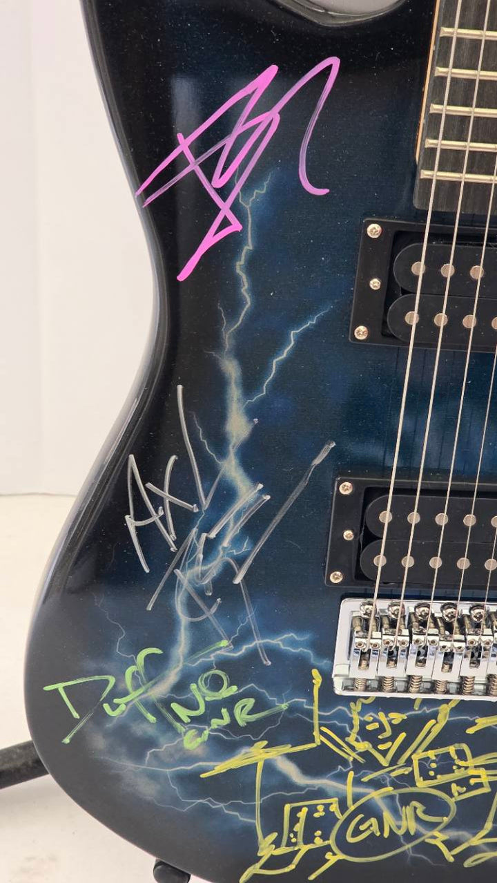 Guns N' Roses Axl Rose, Izzy Stradlin, Duff McKagan and Matt Sorum full size Lightning electric guitar signed with proof and full provenance & CHAT GPT Authentication analysis - AA09260177 - image 2