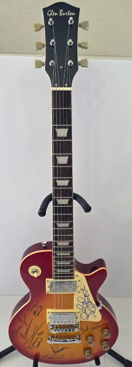 The Ramones Joey Ramone, Marky Ramone, Richie Ramone, C.J. Ramone, Tommy Ramone and Dee Dee Ramone vintage cherry les paul electric guitar signed with photo proof and full provenance & CHAT GPT Authentication analysis - AA0926069 - image 2