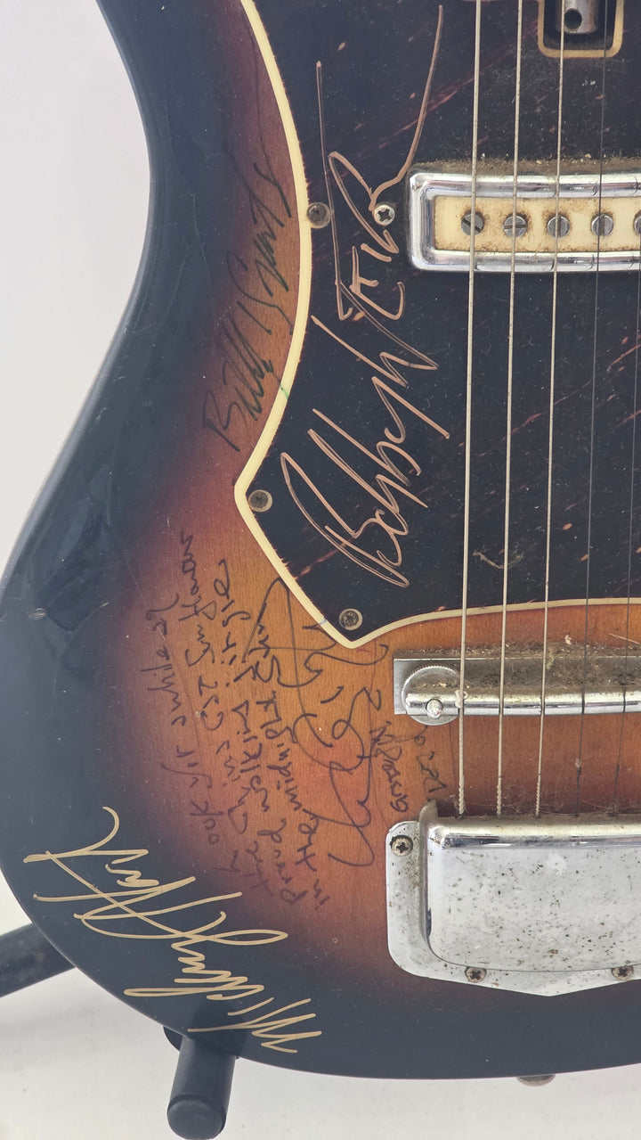 Jerry Garcia the Grateful Dead 1960s vintage electric guitar photo proof, CHAT GPT AI verified analysis OF AUTHENTICATION & certification with provenance - AA09260166 - image 2