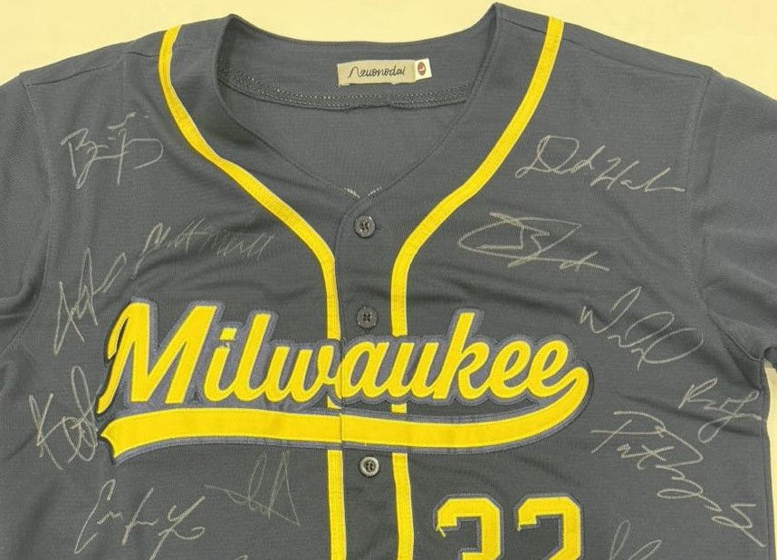 Milwaukee Brewers 2026 team signed MLB game model authentic size XL jersey team signed with photo proof, full provenance & CHAT GPT Authentication analysis - AA09260251 - image 2