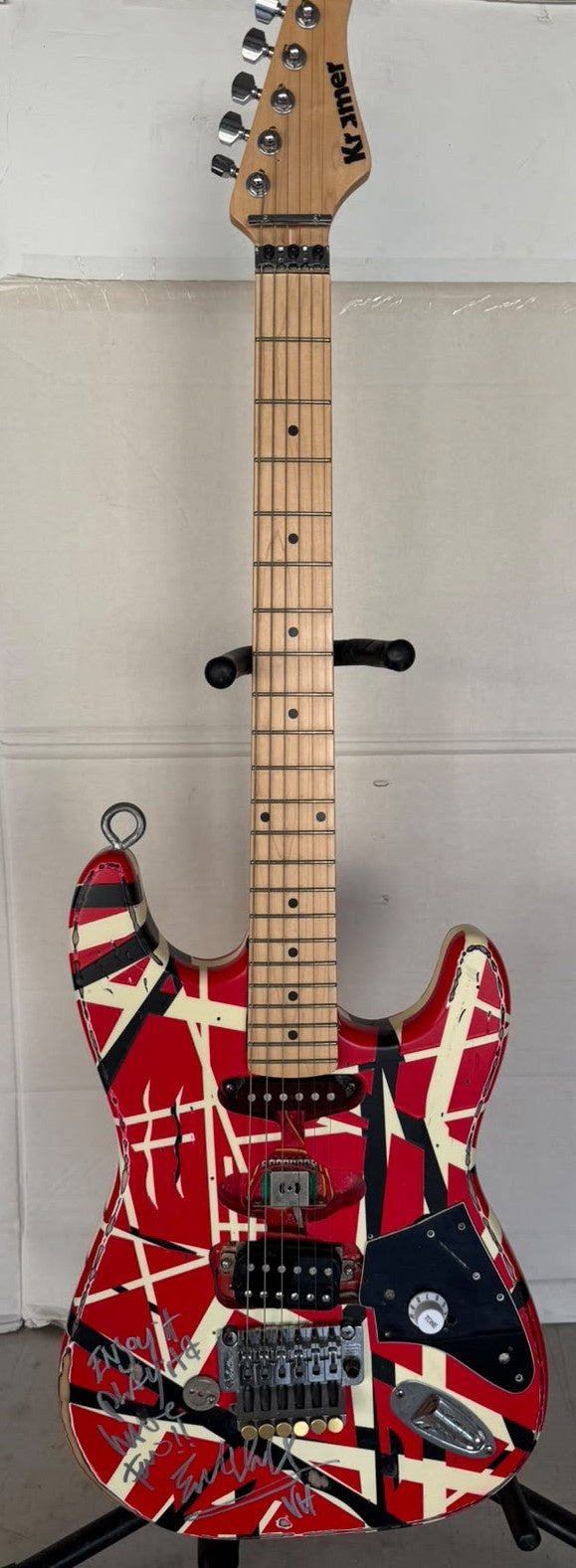 Eddie Van Halen Custom shop vintage 1983 Frankenstrat signed with full certification, AI verification analysis & photo proof - AA03260188 - image 2