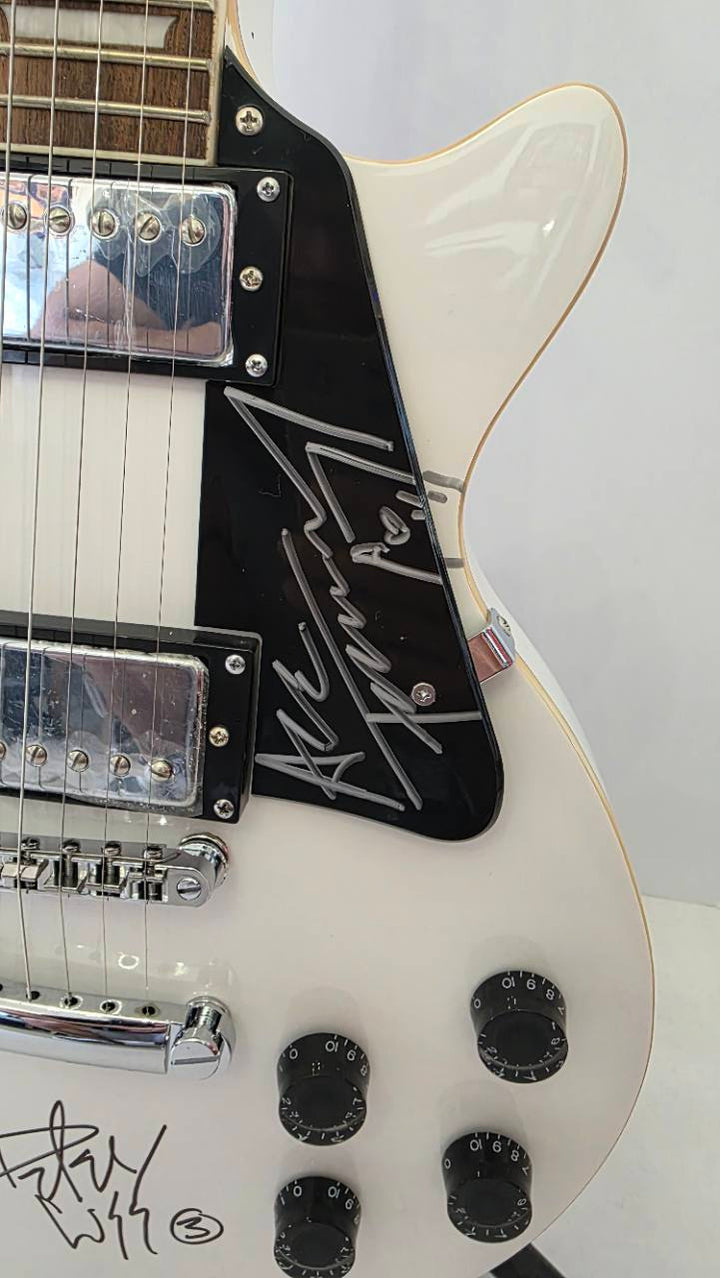 Kiss Gene Simmons, Peter Criss, Paul Stanley and Ace Frehley vintage white full size Glen Burton Les Paul-style electric guitar with inscription signed with proof and full provenance & CHAT GPT Authentication analysis - AA0926076 - image 3