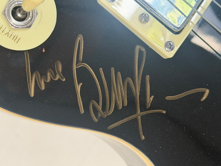 Rolling Stones Mick Jagger, Keith Richards, Bill Wyman, Charlie Watts & Ronnie Wood black vintage les paul signed with photo proof and full provenance & CHAT GPT Authentication analysis - AA09260255 - image 3