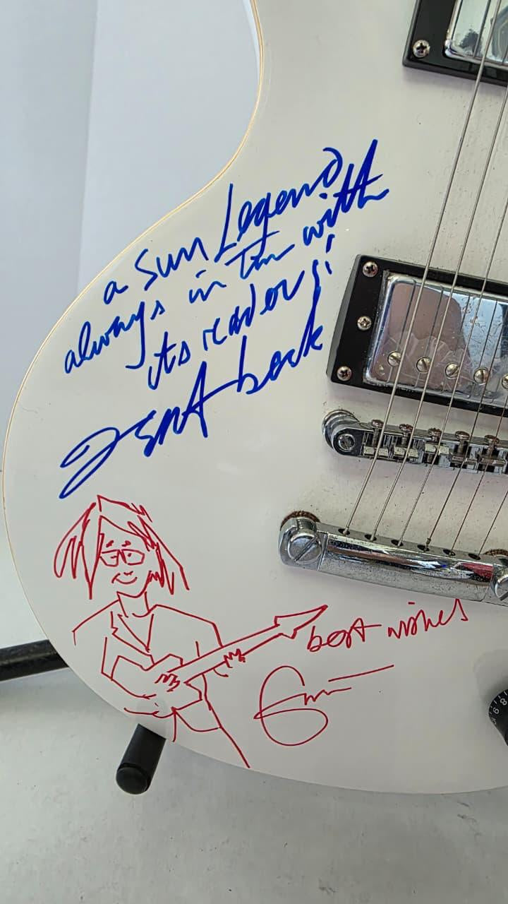 Jeff Beck (inscribed) Eric Clapton (sketch), Jimmy Page (Inscribed)  vintage White les paul electric guitar signed with photo proof and full provenance & CHAT GPT Authentication analysis - AA0926082 - image 3