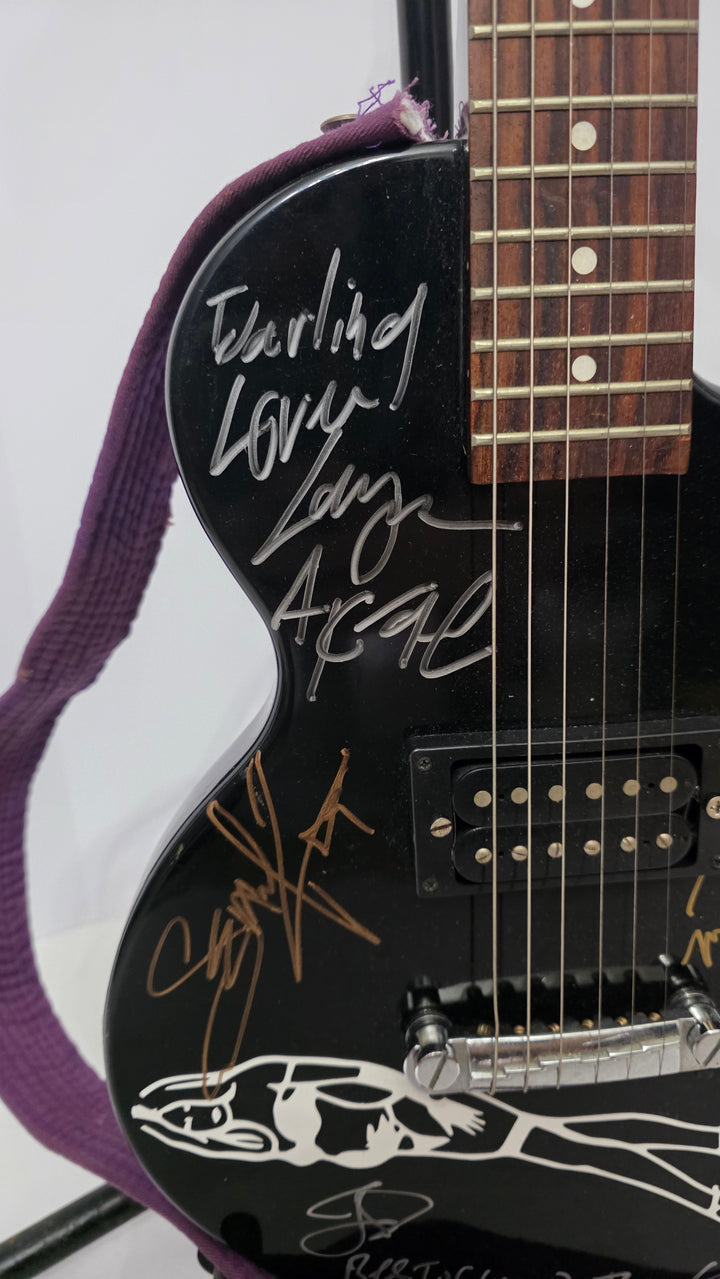 Alice In Chains Layne Staley, Jerry Cantrell, Mike Inez, Sean Kinney vintage one of a kind electric guitar photo proof, CHAT GPT AI verified analysis OF AUTHENTICATION & certification with provenance - AA09260105 - image 3