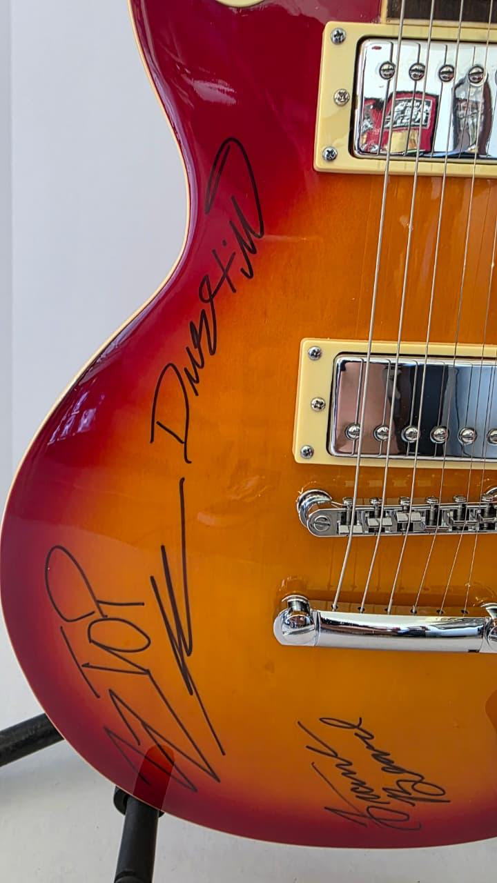 ZZ Top Billy Gibbons, Dusty Hill and Frank Beard vintage cherry les paul electric guitar signed with photo proof and full provenance & CHAT GPT Authentication analysis - AA0926062 - image 3