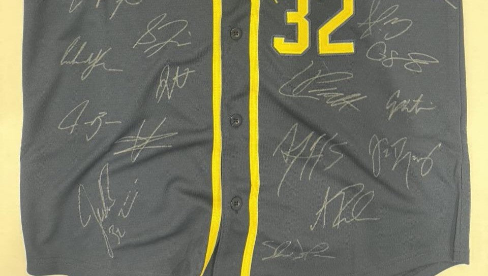 Milwaukee Brewers 2026 team signed MLB game model authentic size XL jersey team signed with photo proof, full provenance & CHAT GPT Authentication analysis - AA09260251 - image 3