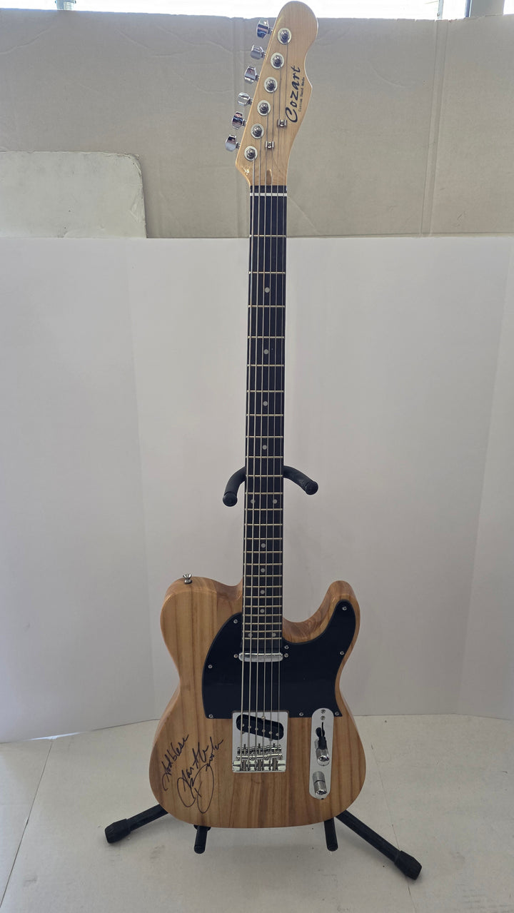 Garth Brooks telecaster, electric guitar photo proof, CHAT GPT AI verified analysis OF AUTHENTICATION & certification with provenance - AA09260168 - image 3