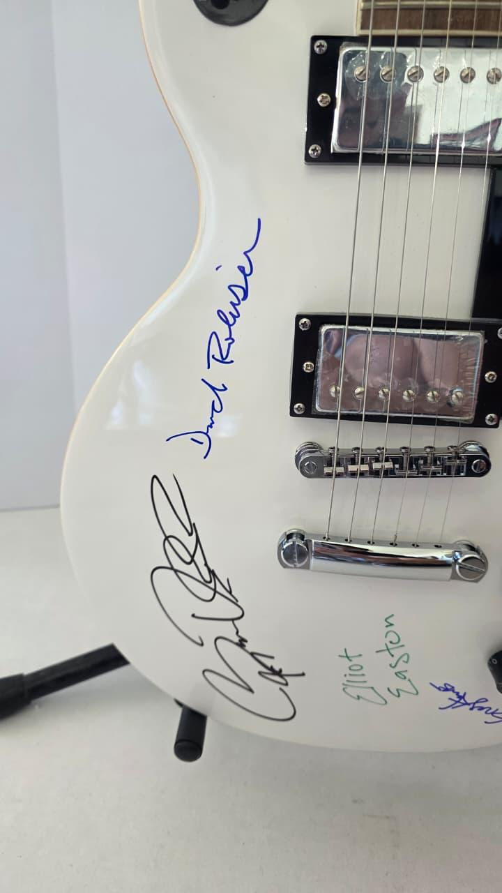 The Cars David Robinson, Ric Ocasek, Greg Hawkes, Benjamin Orr and Elliot Easton vintage white les paul electric guitar signed with photo proof and full provenance & CHAT GPT Authentication analysis - AA0926065 - image 3