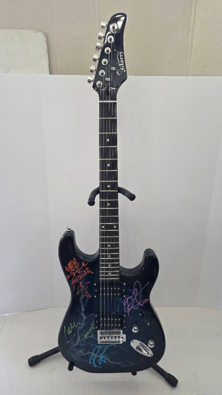Metallica James Hetfield, Lars Ulrich, Robert Trujillo and Kirk Hammett full size Lightning electric guitar signed with proof and full provenance & CHAT GPT Authentication analysis - AA09260176 - image 4