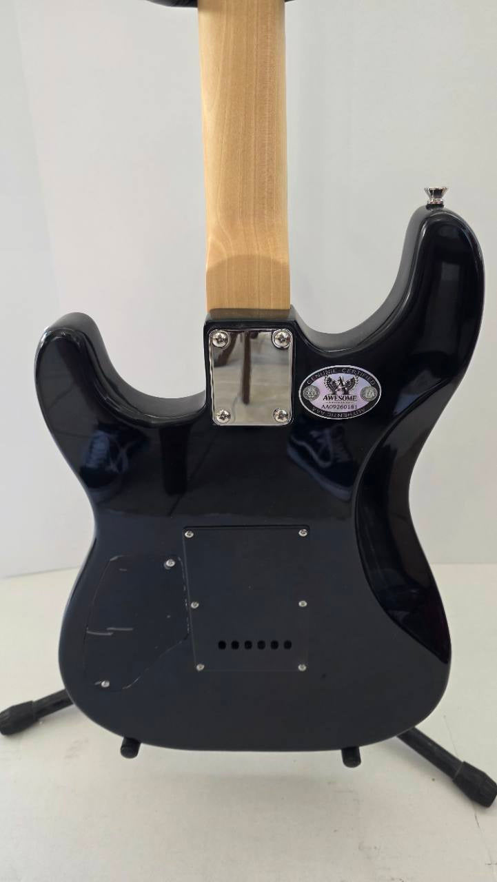 Nine Inch Nails NIN Trent Reznor full size Lightning electric guitar signed with proof and full provenance & CHAT GPT Authentication analysis - AA09260181 - image 4