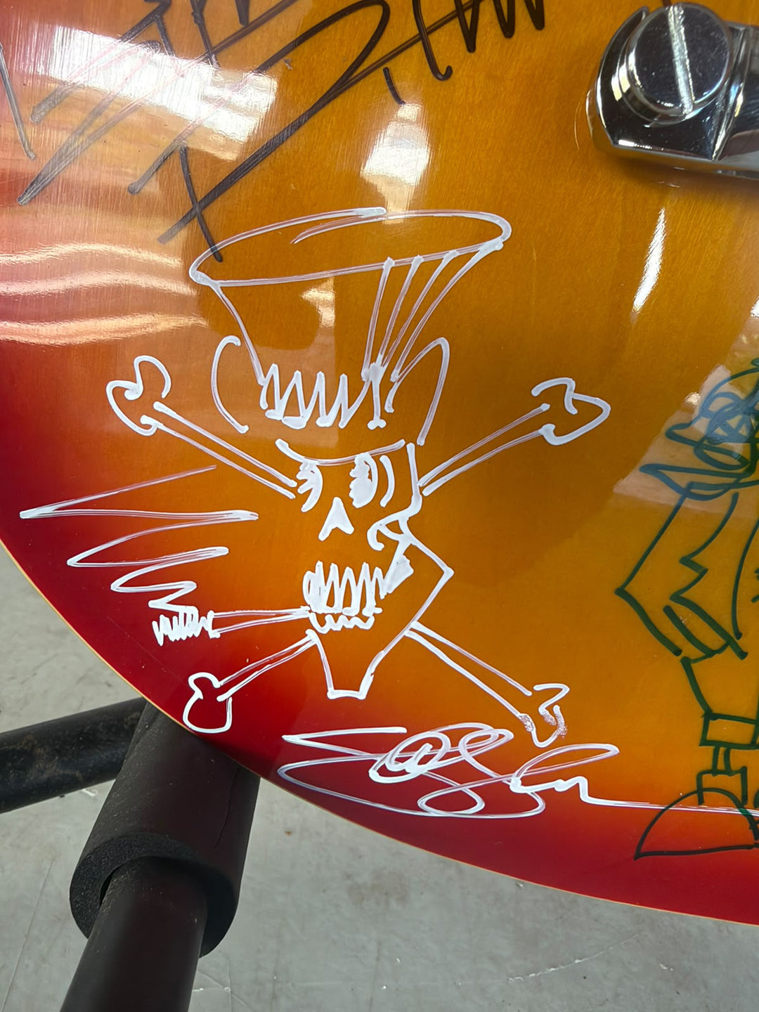 Angus Young Slash Keith Richards vintage cherry les paul electric guitar signed with photo proof and full provenance & CHAT GPT Authentication analysis - AA09260247 - image 4
