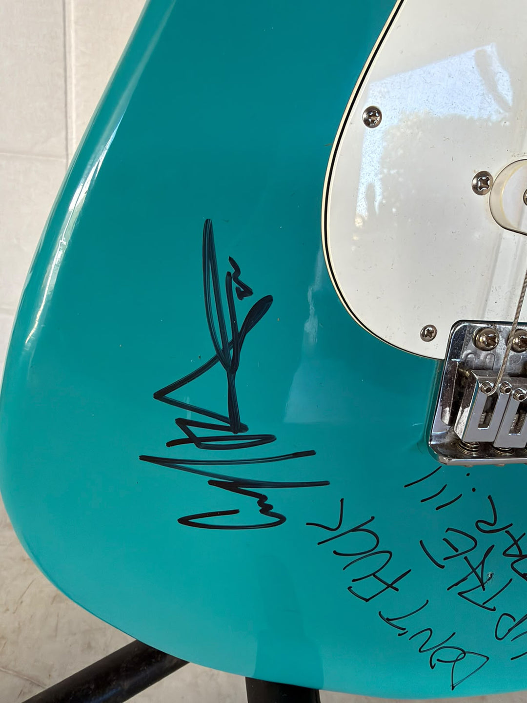 Metallica James Hetfield, Cliff Burton, Lars Ulrich, Kirtk Hammett 1980's Hondo Electric Guitar H-760 Sea Foam Green signed with full certification, AI verification analysis & photo proof - AA092607 - image 4