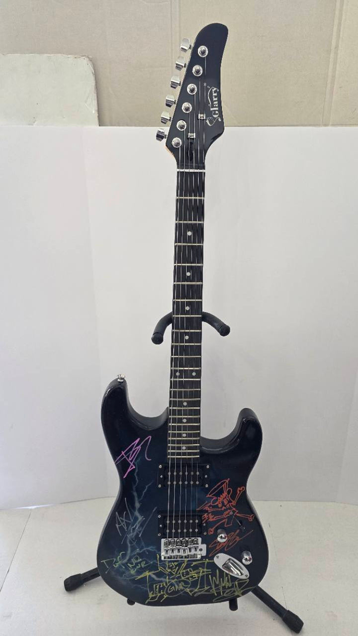 Guns N' Roses Axl Rose, Izzy Stradlin, Duff McKagan and Matt Sorum full size Lightning electric guitar signed with proof and full provenance & CHAT GPT Authentication analysis - AA09260177 - image 4