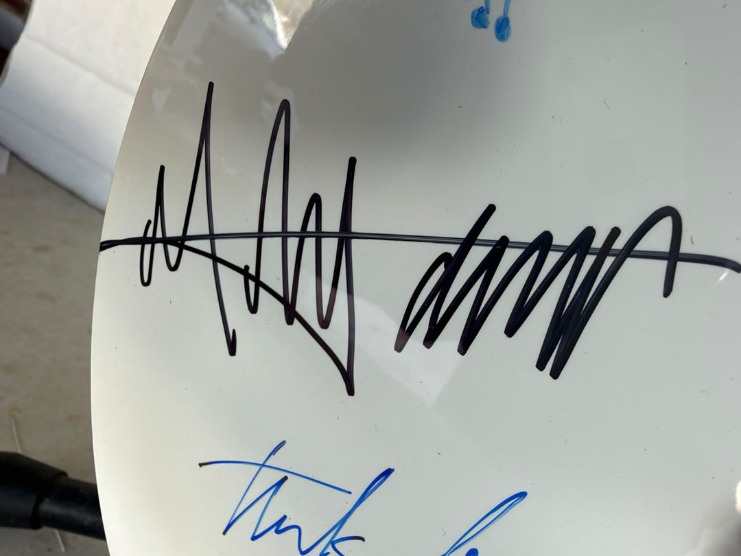 Rolling Stones Mick Jagger, Keith Richards, Bill Wyman, Charlie Watts & Ronnie Wood white vintage les paul signed with photo proof and full provenance & CHAT GPT Authentication analysis - AA09260257 - image 4