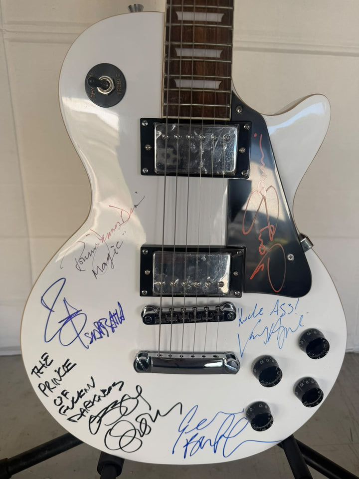 Black Sabbath Ozzy Osbourne Bill Ward Tony Iommi Geezer Butler Ronnie James Dio Vinny Appice white les paul electric guitar signed with photo proof and full provenance & CHAT GPT Authentication analysis - AA09260253 - image 4
