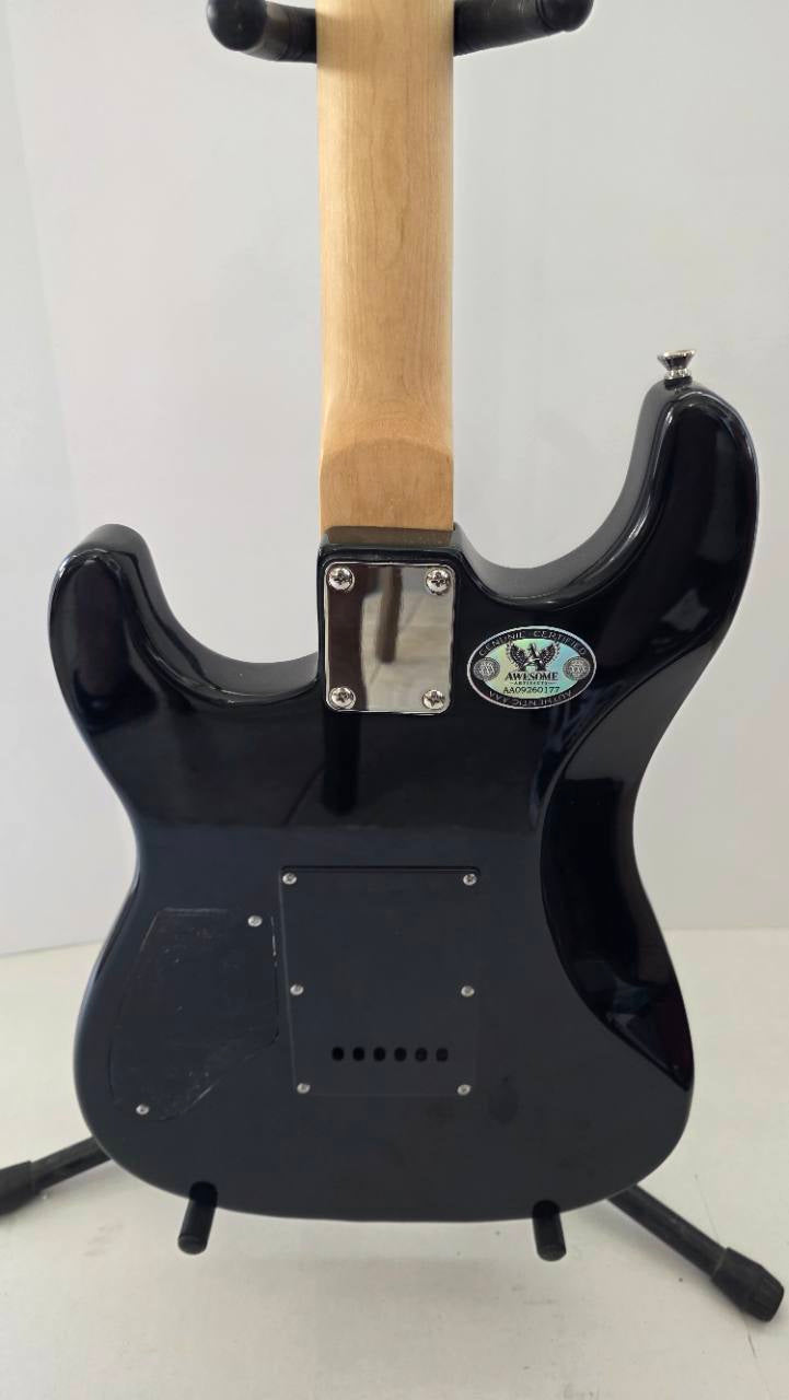 Guns N' Roses Axl Rose, Izzy Stradlin, Duff McKagan and Matt Sorum full size Lightning electric guitar signed with proof and full provenance & CHAT GPT Authentication analysis - AA09260177 - image 5