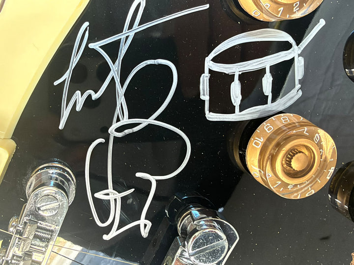 Rolling Stones Mick Jagger, Keith Richards, Bill Wyman, Charlie Watts & Ronnie Wood black vintage les paul signed with photo proof and full provenance & CHAT GPT Authentication analysis - AA09260255 - image 5