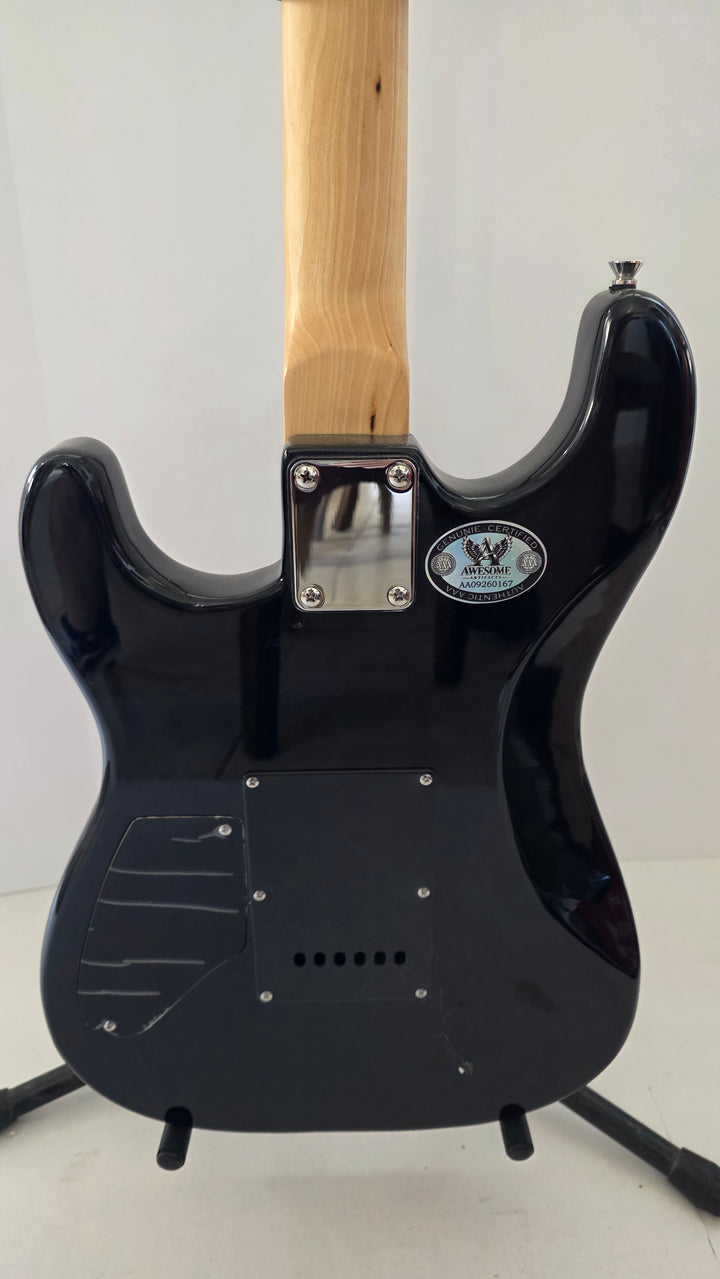 Lemmy Kilmster Motorhead l Lightning full size electric guitar photo proof, CHAT GPT AI verified analysis OF AUTHENTICATION & certification with provenance - AA092060167 - image 5
