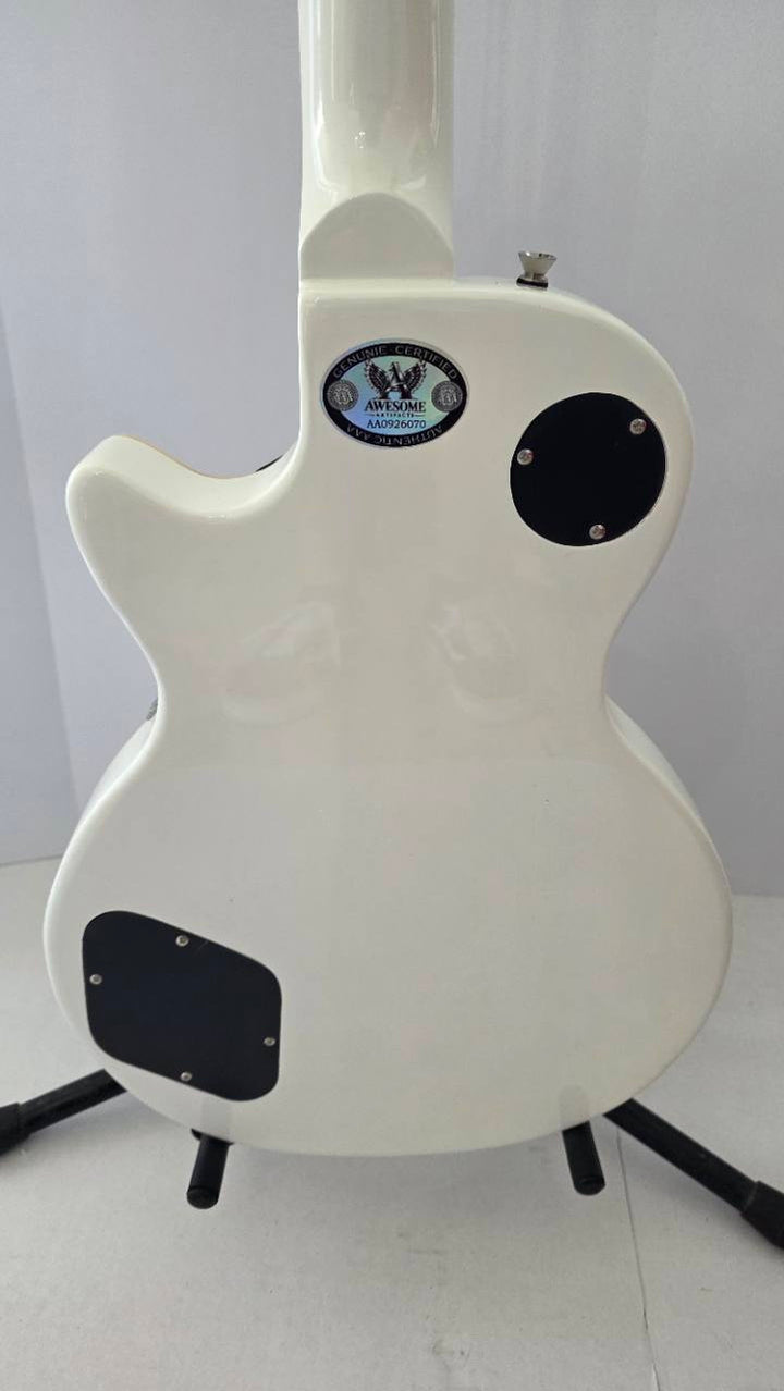 The Ramones Joey Ramone, Johnny Ramone, Dee Dee Ramone, Marky Ramone, C.J. Ramone and Tommy Ramone vintage white full size Glen Burton Les Paul-style electric guitar signed with proof and full provenance & CHAT GPT Authentication analysis - AA0926070 - image 5
