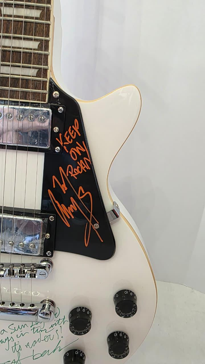 Eric Clapton (sketch), Jimmy Page (Inscribed), Jeff Beck (inscribed) vintage White les paul electric guitar signed with photo proof and full provenance & CHAT GPT Authentication analysis - AA0926083 - image 5