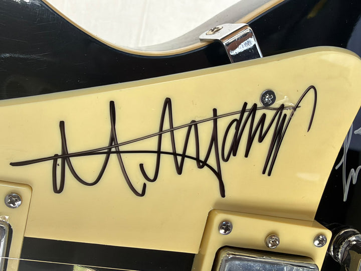 Rolling Stones Mick Jagger, Keith Richards, Bill Wyman, Charlie Watts & Ronnie Wood black vintage les paul signed with photo proof and full provenance & CHAT GPT Authentication analysis - AA09260255 - image 6
