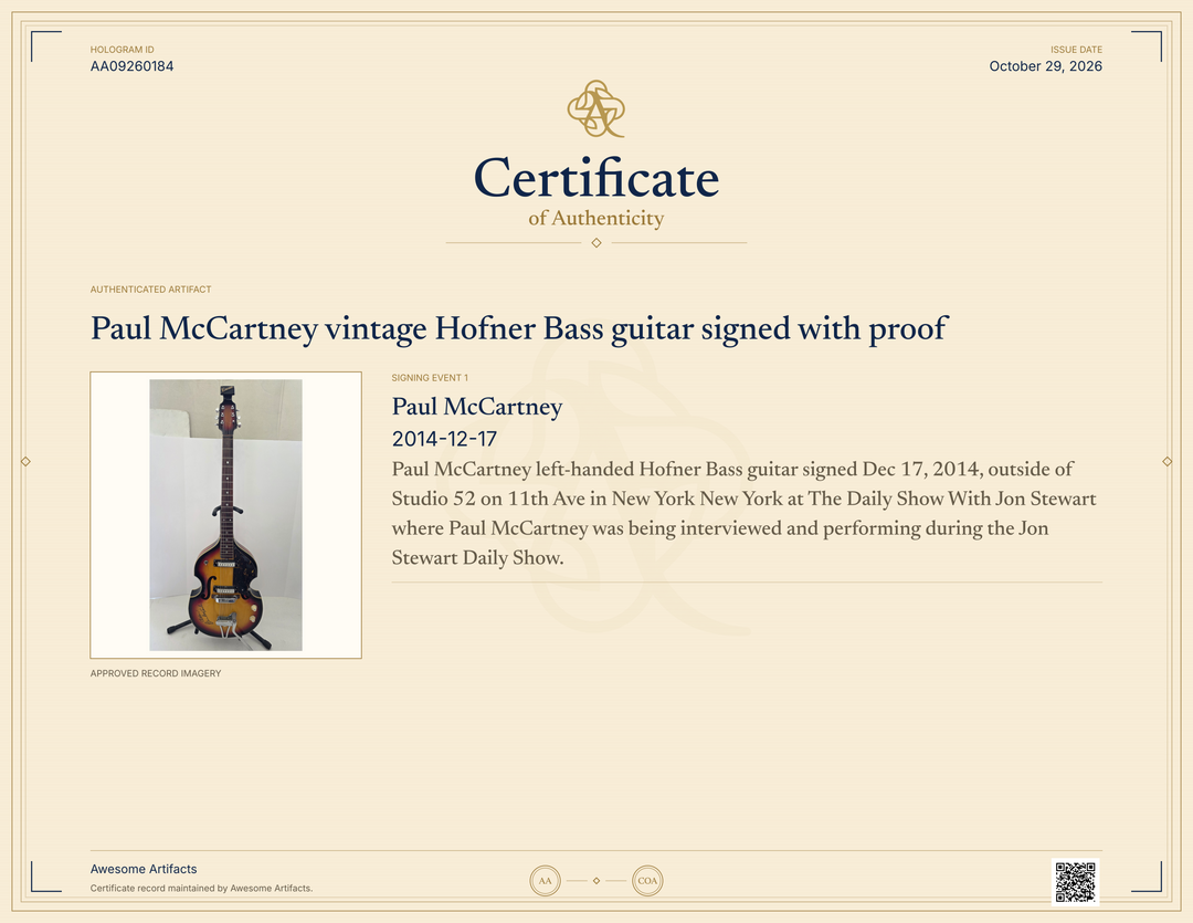 Paul McCartney vintage Hofner Bass guitar signed with proof - AA09260184 - image 6