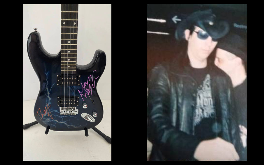 Marilyn Manson and Twiggy Ramirez full size Lightning electric guitar signed with proof and full provenance & CHAT GPT Authentication analysis - AA09260180 - image 6