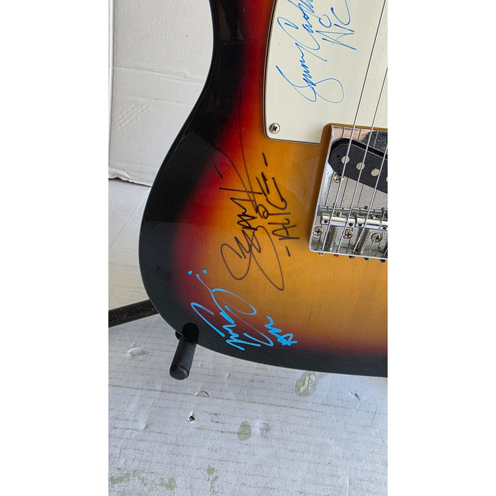 Alice N' Chains Mike Starr Layne Staley Jerry Cantrell Sean Kinney stratocaster electric guitar signed with proof.