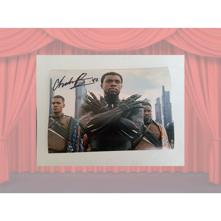 Chadwick Boseman Black Panther 5 x 7 photo sign with proof - Awesome Artifacts 